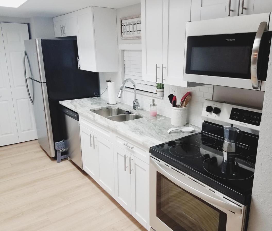 Cozy 3 Bed 2.5 Bath Located Near Busch Gardens Leilighet Tampa Eksteriør bilde