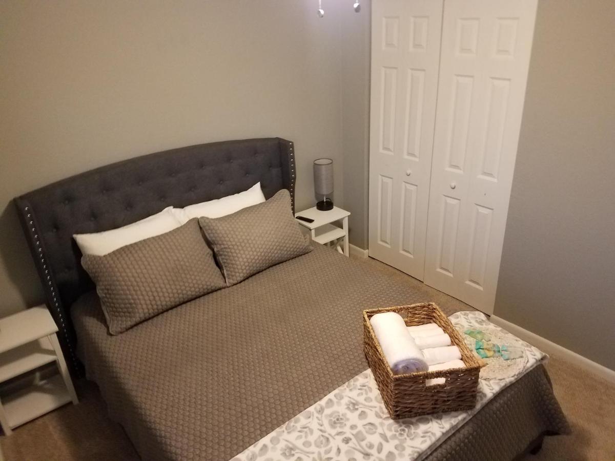 Cozy 3 Bed 2.5 Bath Located Near Busch Gardens Leilighet Tampa Eksteriør bilde